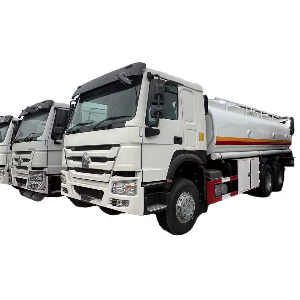 Chất Lượng Cao SINOTRUK HOWO 6 * 4 Xe Tải Ph&acirc;n Phối Nhi&ecirc;n Liệu Nặng 20000L Xe Tải Bể Dầu