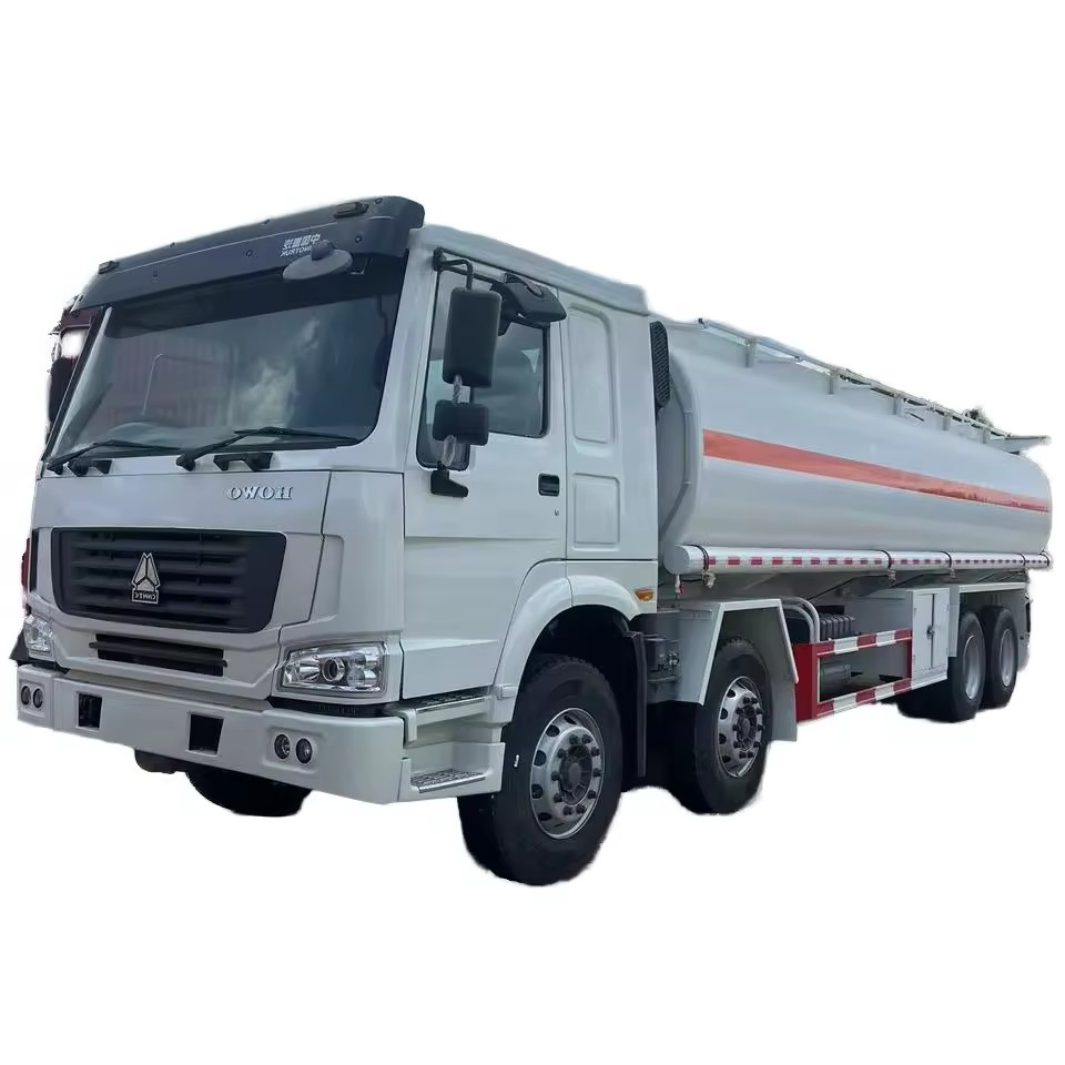 Xe Tải Chở Nhi&ecirc;n Liệu SINOTRUK HOWO 8x4 - Vận Chuyển Dầu 35T V&agrave; Tiếp Nhi&ecirc;n Liệu