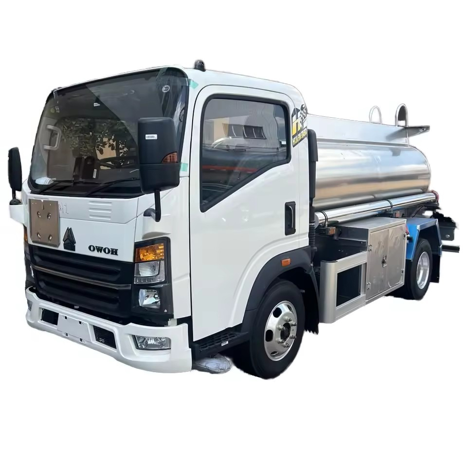 Xe Tải Bể Nhi&ecirc;n Liệu Hợp Kim Nh&ocirc;m HOWO 5000L, Xe Vận Chuyển Dầu Diesel 4x2