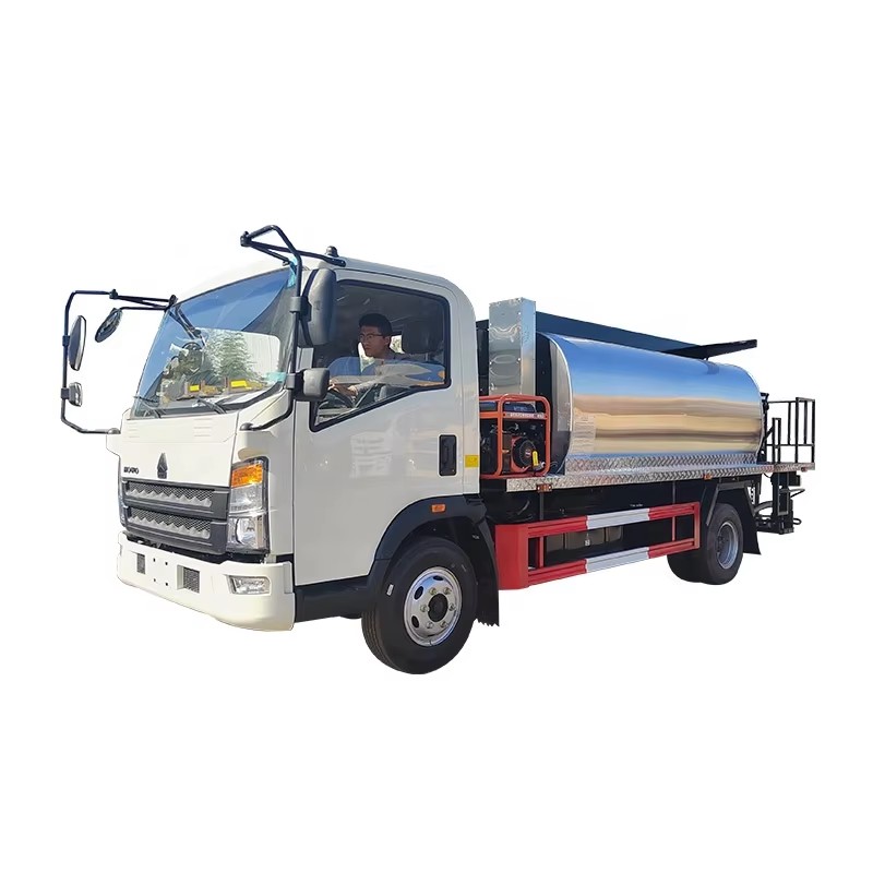 Howo 8 CBM Nh&atilde;n Nhựa Ph&acirc;n Phối Xe Tải M&aacute;y M&oacute;c đường Bộ Bitumen Phun Xe Tả