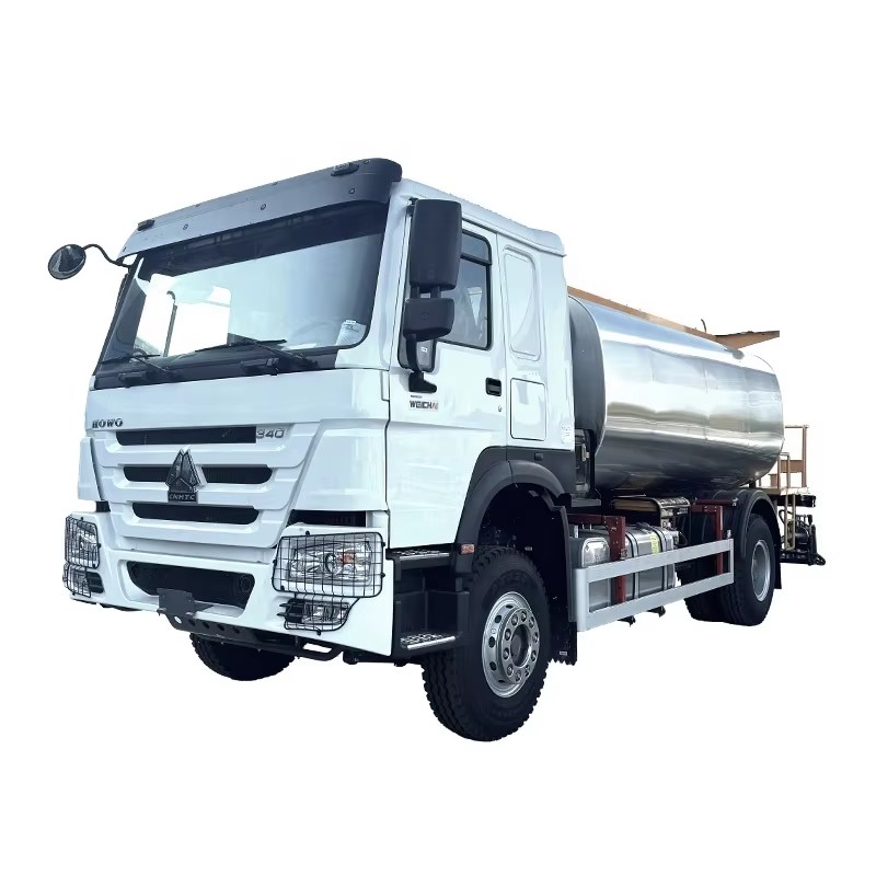 Xuất Khẩu N&oacute;ng Howo Road Paving Machinery 340HP 8CBM Nhựa đường Bitumen Distributor Xe Tải Ch